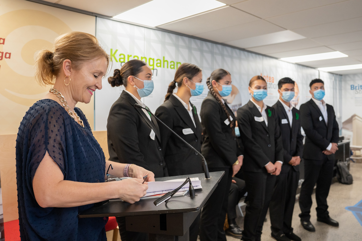 Tāmaki Makaurau RSLG member Katrina Felton with Whanau Ora rangatahi lay vaccinators at 2022 RWP launch