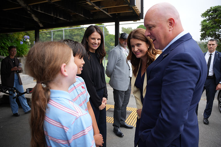 Rt Hon Christopher Luxton, Hon Nicola Willis and Hon Erica Stanford meeting students 