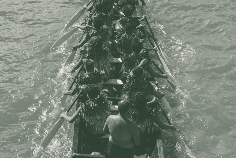 Kaihoe paddling a waka