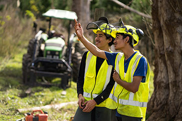Forestry students – Tūranga Ararau