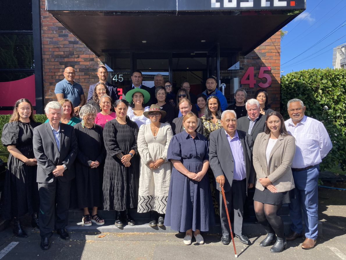 Members of Te Pae Herenga o Tāmaki and RSLG standing in front of building
